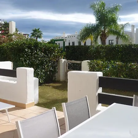 Modern Sunset Golf Apartman